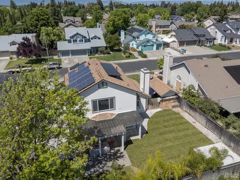 View/Area - 220 Foster Ln, Dixon, CA 95620 photo 2 of 6