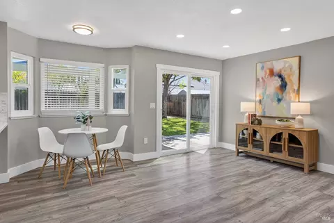 Dining - 220 Foster Ln, Dixon, CA 95620 photo 4 of 5