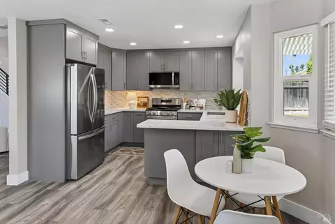 Kitchen - 220 Foster Ln, Dixon, CA 95620 photo 4 of 6