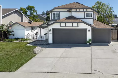 Exterior - 220 Foster Ln, Dixon, CA 95620 photo 3 of 13