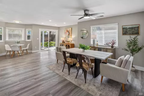 Dining - 220 Foster Ln, Dixon, CA 95620 photo 3 of 5