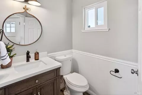 Bath - 220 Foster Ln, Dixon, CA 95620 photo 1 of 5
