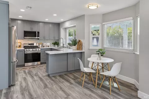Kitchen - 220 Foster Ln, Dixon, CA 95620 photo 3 of 6