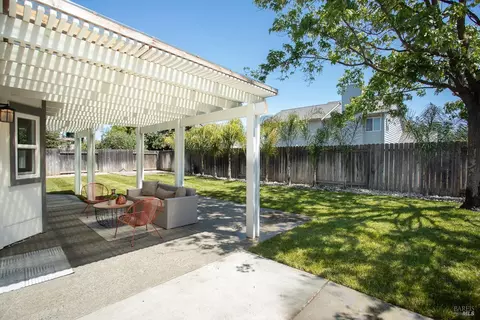 Exterior - 220 Foster Ln, Dixon, CA 95620 photo 8 of 13