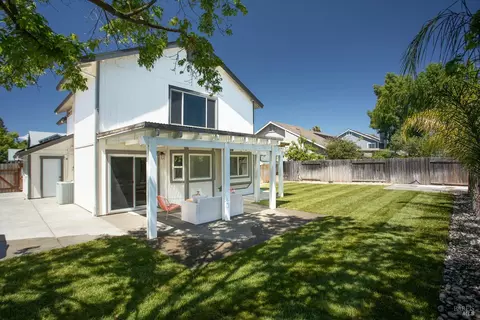 Exterior - 220 Foster Ln, Dixon, CA 95620 photo 10 of 13