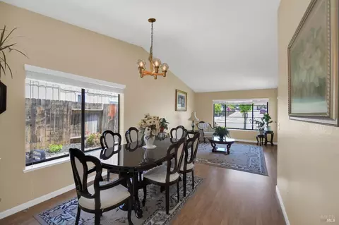 Dining - 172 Pinto Dr, Vallejo, CA 94591 photo 2 of 4