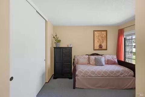 Bedroom - 172 Pinto Dr, Vallejo, CA 94591 photo 3 of 3