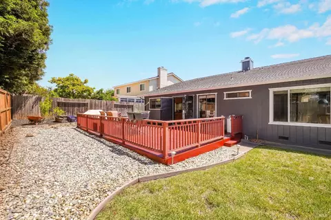 Exterior - 172 Pinto Dr, Vallejo, CA 94591 photo 16 of 20