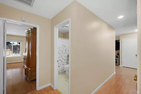 Entry Way - 172 Pinto Dr, Vallejo, CA 94591 photo 3 of 3