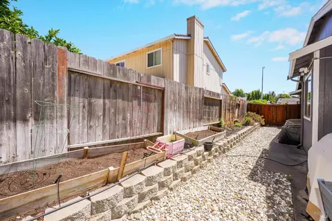 Exterior - 172 Pinto Dr, Vallejo, CA 94591 photo 18 of 20