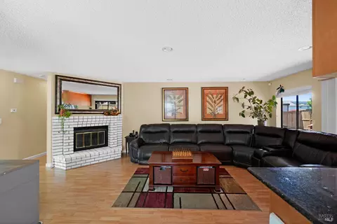 Living - 172 Pinto Dr, Vallejo, CA 94591 photo 2 of 2