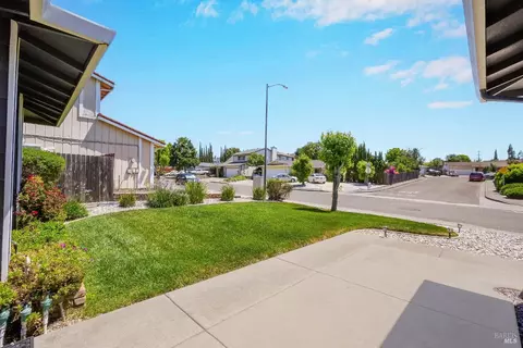 Exterior - 172 Pinto Dr, Vallejo, CA 94591 photo 7 of 20