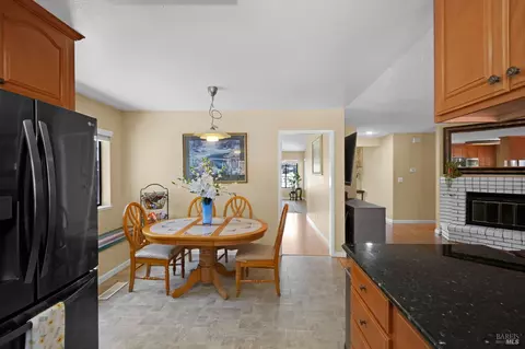 Dining - 172 Pinto Dr, Vallejo, CA 94591 photo 3 of 4