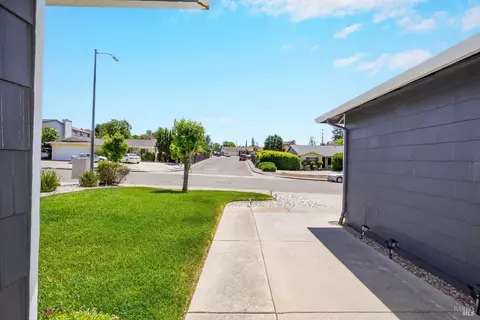Exterior - 172 Pinto Dr, Vallejo, CA 94591 photo 8 of 20