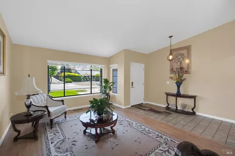 Entry Way - 172 Pinto Dr, Vallejo, CA 94591 photo 2 of 3