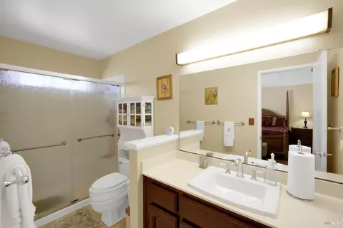 Bath - 172 Pinto Dr, Vallejo, CA 94591 photo 2 of 2