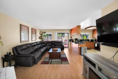 Living - 172 Pinto Dr, Vallejo, CA 94591 photo 1 of 2