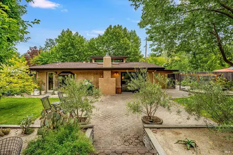 15551 Brookview Dr, Sonoma, CA 95476