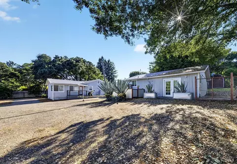8813-8815 Petaluma Hill Rd, Penngrove, CA 94951