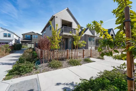 1594 Waterside Ln, Rohnert Park, CA 94928 photo 2