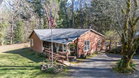 801 Bauer Rd, Laytonville, CA 95454