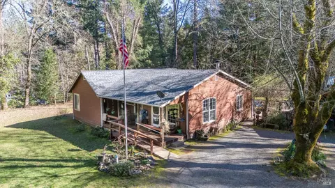 801 Bauer Rd, Laytonville, CA 95454