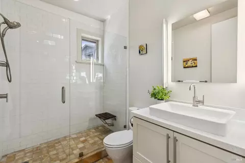 Bath - 1067-1069 Darms Ln, Napa, CA 94558 photo 1 of 4