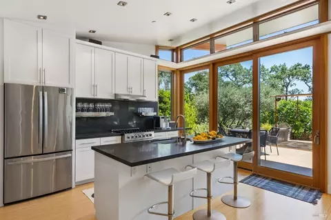 Kitchen - 1067-1069 Darms Ln, Napa, CA 94558 photo 3 of 10