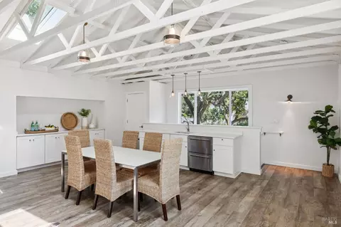 Dining - 1067-1069 Darms Ln, Napa, CA 94558 photo 5 of 8