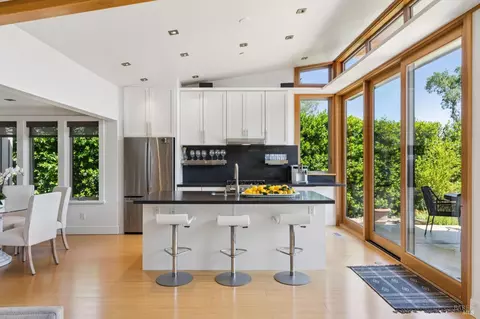 Kitchen - 1067-1069 Darms Ln, Napa, CA 94558 photo 4 of 10