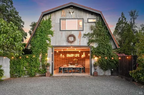 Exterior - 1067-1069 Darms Ln, Napa, CA 94558 photo 2 of 38
