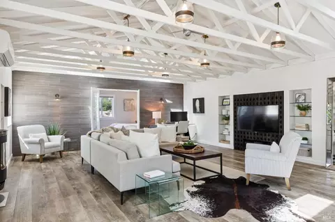 Living - 1067-1069 Darms Ln, Napa, CA 94558 photo 6 of 6