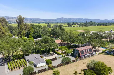 View/Area - 1067-1069 Darms Ln, Napa, CA 94558 photo 1 of 3