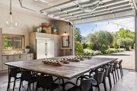 Dining - 1067-1069 Darms Ln, Napa, CA 94558 photo 4 of 8