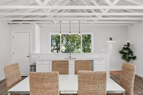 Dining - 1067-1069 Darms Ln, Napa, CA 94558 photo 8 of 8