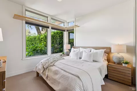 Bedroom - 1067-1069 Darms Ln, Napa, CA 94558 photo 3 of 10