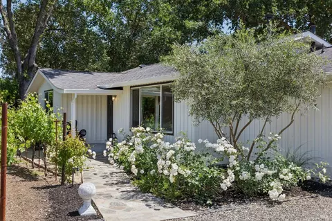 Exterior - 1067-1069 Darms Ln, Napa, CA 94558 photo 22 of 38