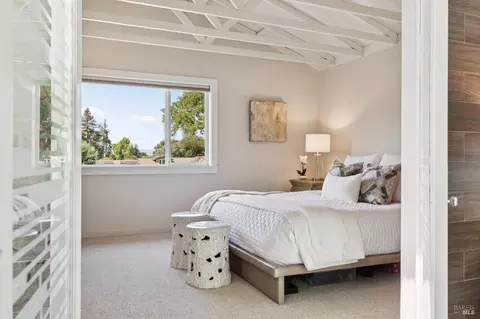 Bedroom - 1067-1069 Darms Ln, Napa, CA 94558 photo 8 of 10