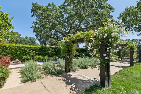 Exterior - 1067-1069 Darms Ln, Napa, CA 94558 photo 17 of 38