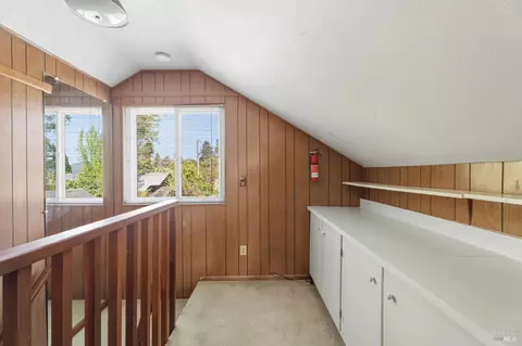 Entry Way - 132 E Valley St, Willits, CA 95490 photo 2 of 2