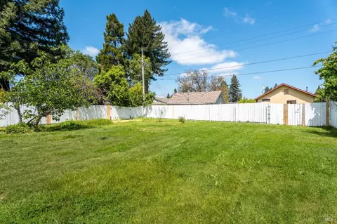 Exterior - 132 E Valley St, Willits, CA 95490 photo 3 of 10