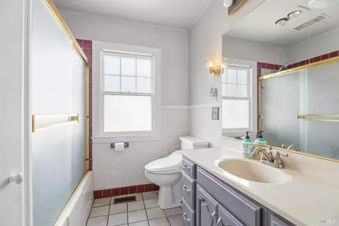 Bath - 132 E Valley St, Willits, CA 95490 photo 1 of 2