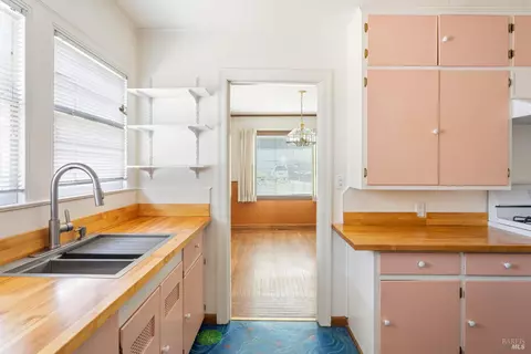 Kitchen - 132 E Valley St, Willits, CA 95490 photo 1 of 3