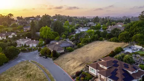 440 Rebecca Dr, Petaluma, CA 94952