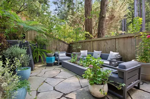 Exterior - 12 Ridgeway Ln, Larkspur, CA 94939 photo 4 of 6