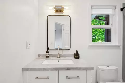 Bath - 12 Ridgeway Ln, Larkspur, CA 94939 photo 5 of 6