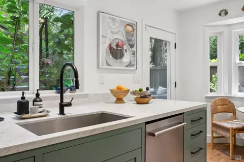 Kitchen - 12 Ridgeway Ln, Larkspur, CA 94939 photo 4 of 4