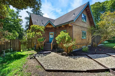 10390 Hills Rd, Mendocino, CA 95460