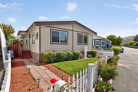 109 Pear Ln #109, Santa Rosa, CA 95407