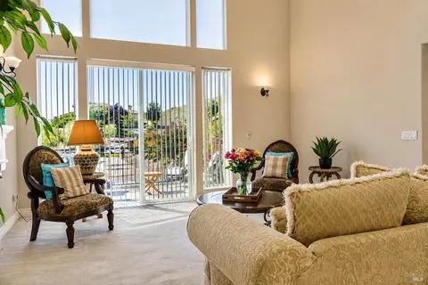 Living - 1740 Durrow Ct, Vallejo, CA 94591 photo 6 of 7